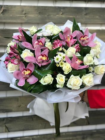Букет цветов из: Розы и Хризантемы в Сасово