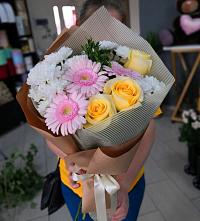 Букет цветов из:  Герберы, Розы и Хризантемы в Сасово