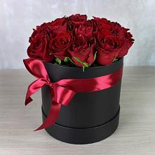 Цветочная композиция из Розы в шляпной коробке в Сасово